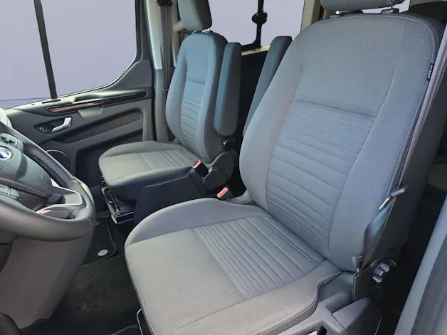 Ford Tourneo Custom 320 L1 2.0 TDCi 150PS Titanium / 8 Sitzplätze