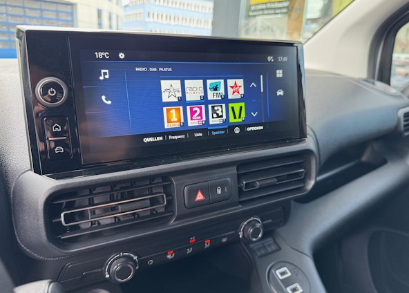 Vehicle image 9 Vehicle image 9