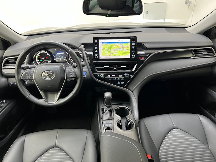 Vehicle image TOYOTA CAMRY