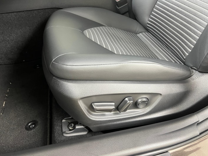 Vehicle image TOYOTA CAMRY