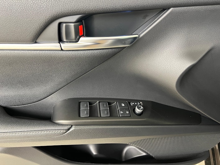 Vehicle image TOYOTA CAMRY