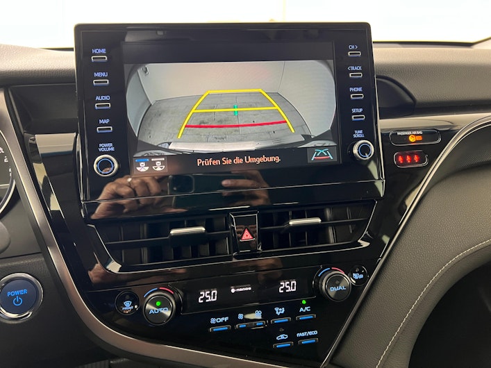 Vehicle image TOYOTA CAMRY