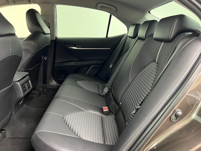 Vehicle image TOYOTA CAMRY