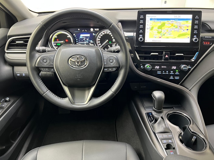 Vehicle image TOYOTA CAMRY