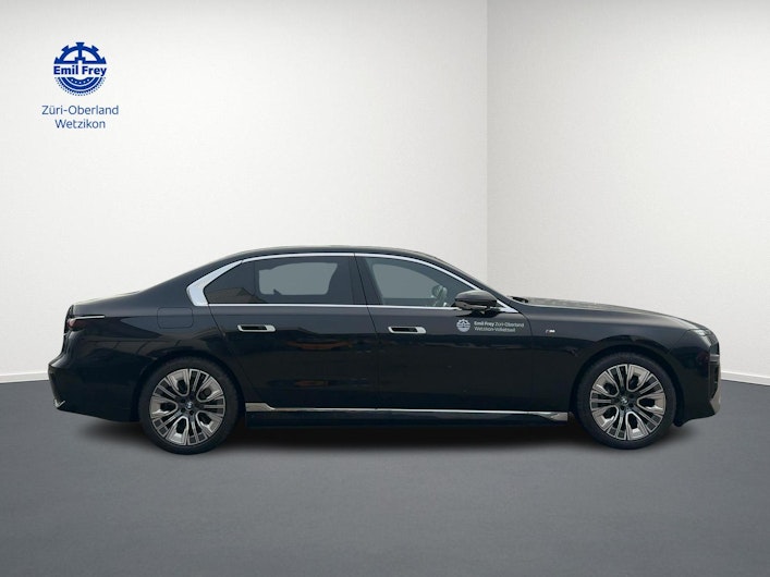 Vehicle image BMW i7