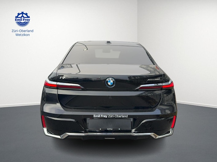 Vehicle image BMW i7