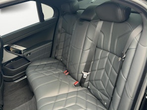 Vehicle image BMW i7 xDrive60