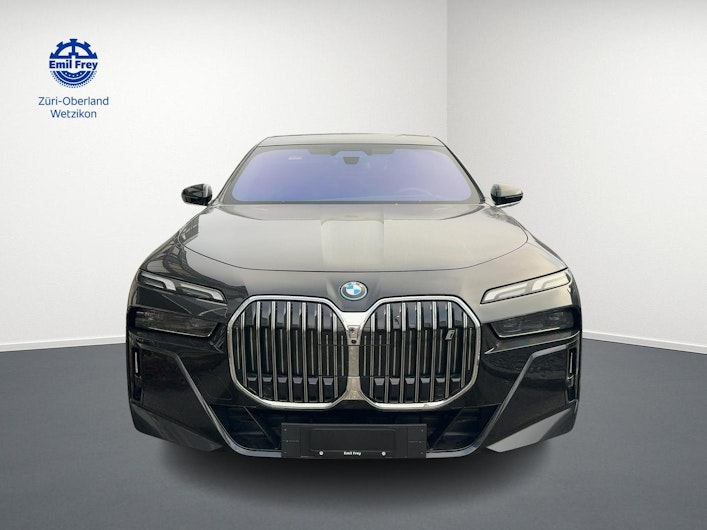Vehicle image BMW i7