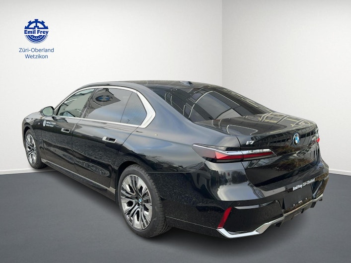Vehicle image BMW i7