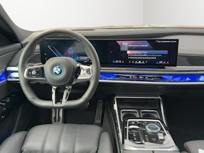Vehicle image BMW i7 xDrive60