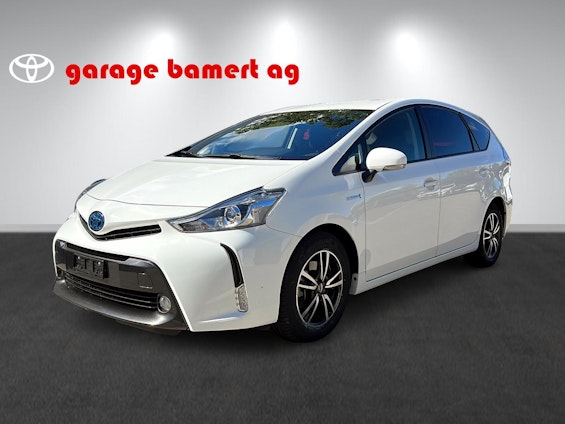 First vehicle image
