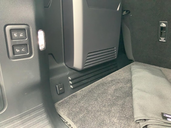 Vehicle image 18 Vehicle image 18