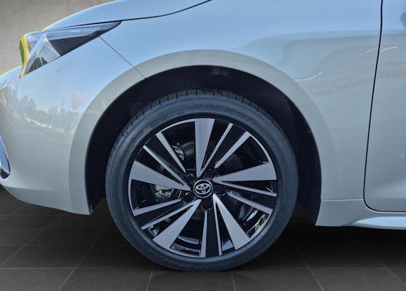 Vehicle image 15 Vehicle image 15