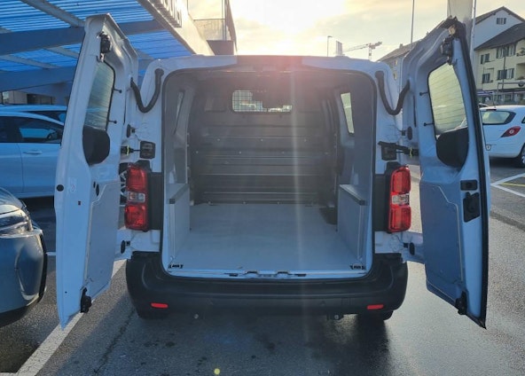 Vehicle image 7 Vehicle image 7