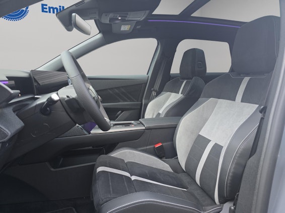 Vehicle image 3 Vehicle image 3