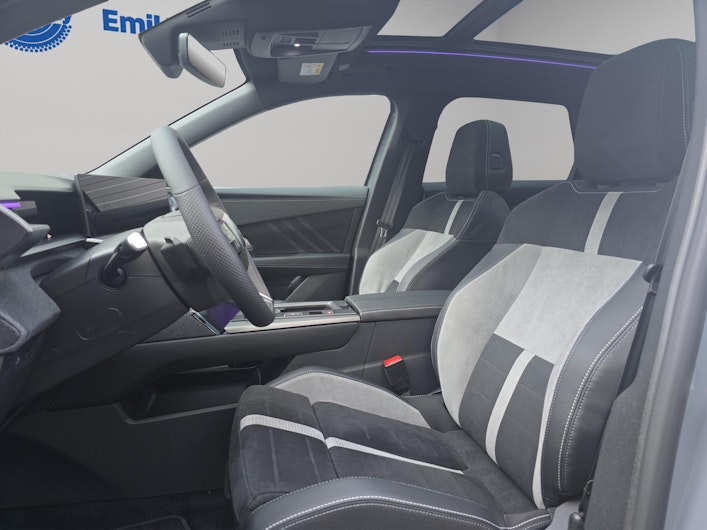 Vehicle image OPEL GRANDLAND