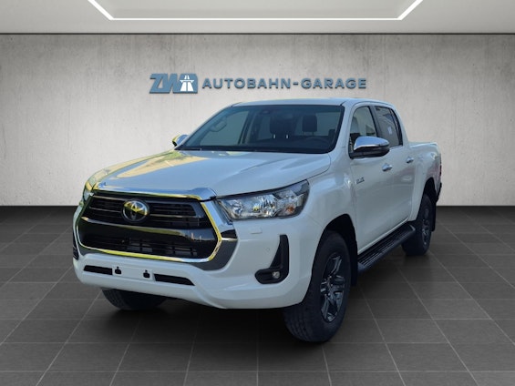 First vehicle image
