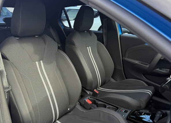 Vehicle image 9 Vehicle image 9