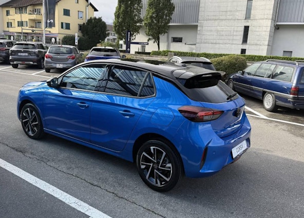 Vehicle image 3 Vehicle image 3