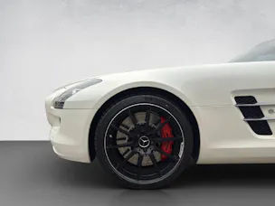 MERCEDES-BENZ SLS AMG Roadster