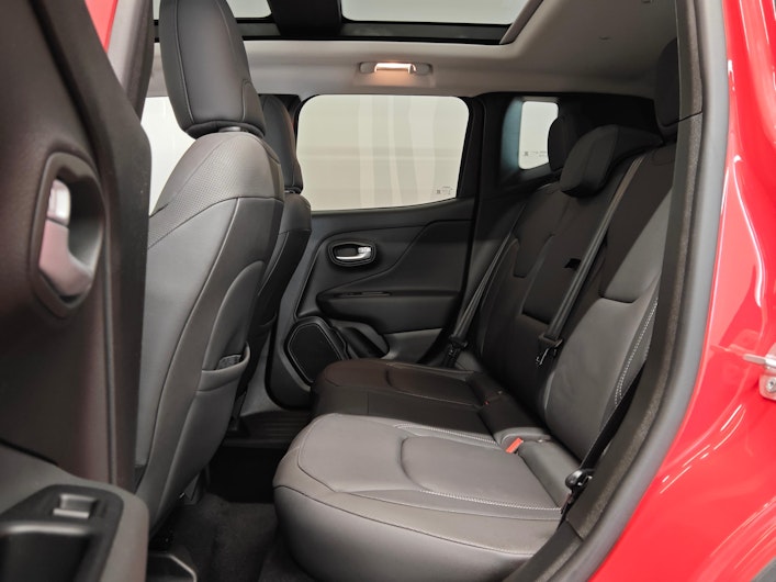 Vehicle image JEEP RENEGADE