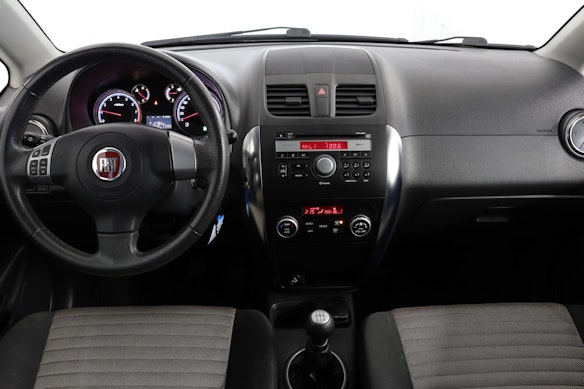 FIAT Sedici 1.6 16V Emotion Freestyle 2