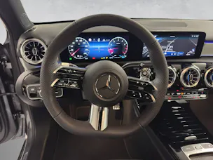 Mercedes-Benz A 200 AMG Line Night Star