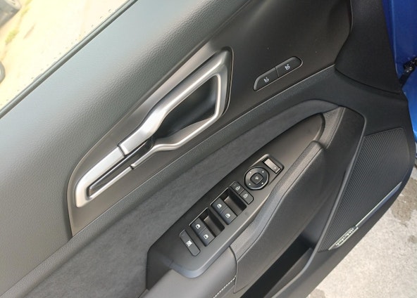 Vehicle image 6 Vehicle image 6