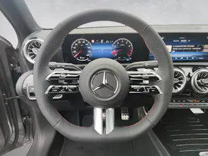 Mercedes-Benz A 200 AMG Line Night Star