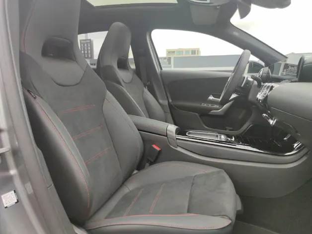Mercedes-Benz A 200 AMG Line Night Star