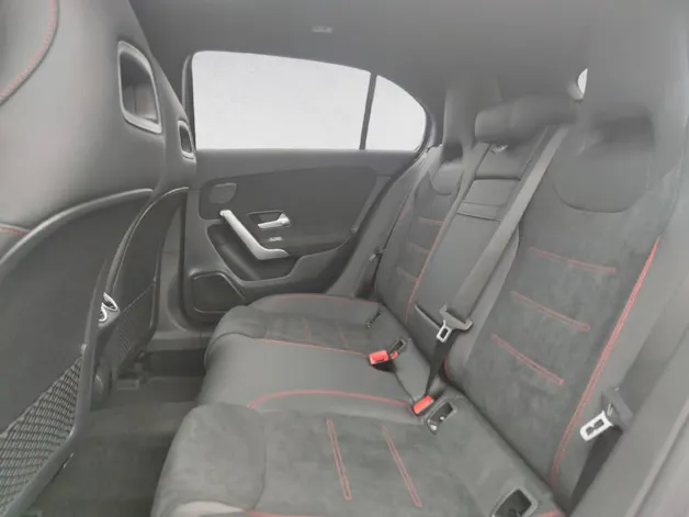 Mercedes-Benz A 200 AMG Line Night Star