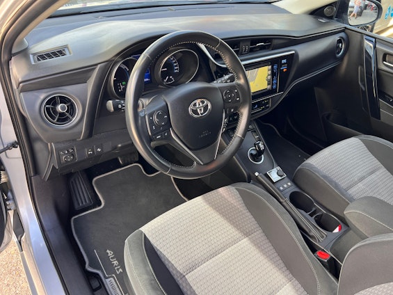 Vehicle image 7