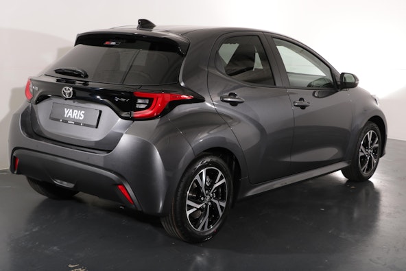 Vehicle image 13