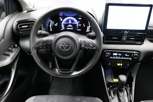 Vehicle image TOYOTA Yaris 1.5 VVT-i HSD Trend