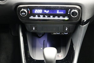 Vehicle image TOYOTA Yaris 1.5 VVT-i HSD Trend