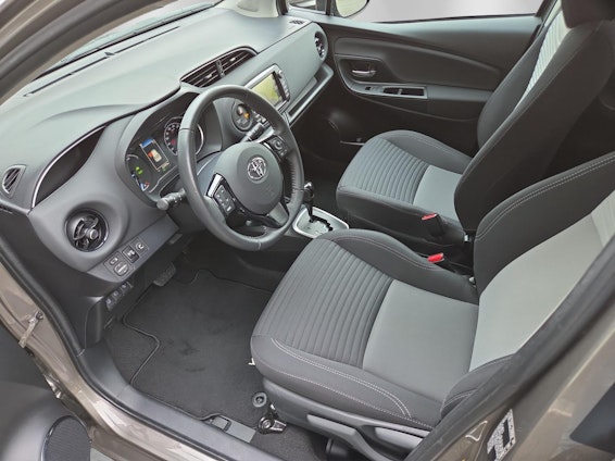 Vehicle image 11