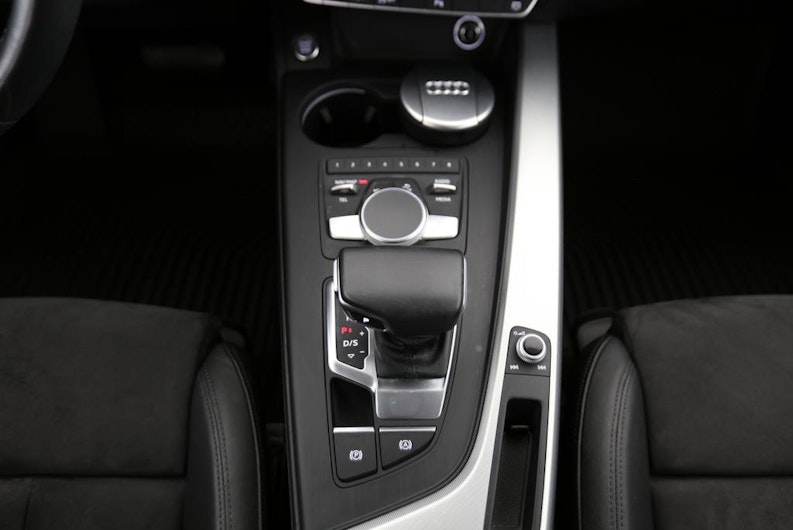 Vehicle image AUDI A4