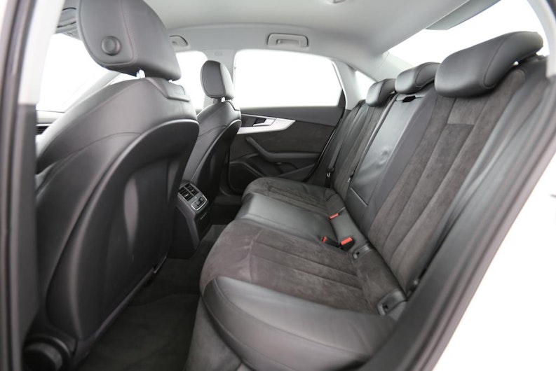 Vehicle image AUDI A4