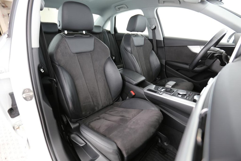 Vehicle image AUDI A4