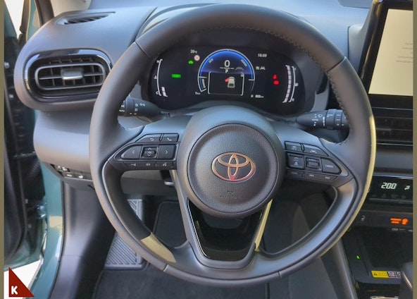 Vehicle image 9 Vehicle image 9