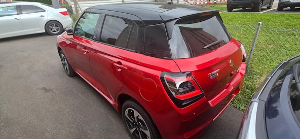 Vehicle image 4 Vehicle image 4