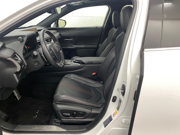 Vehicle image LEXUS UX