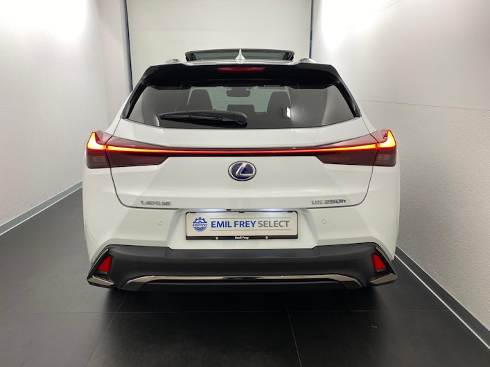 Vehicle image LEXUS UX