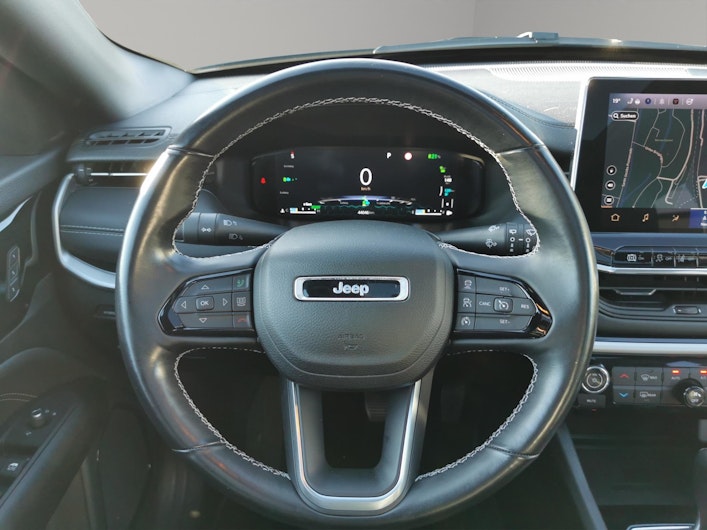 Vehicle image JEEP COMPASS