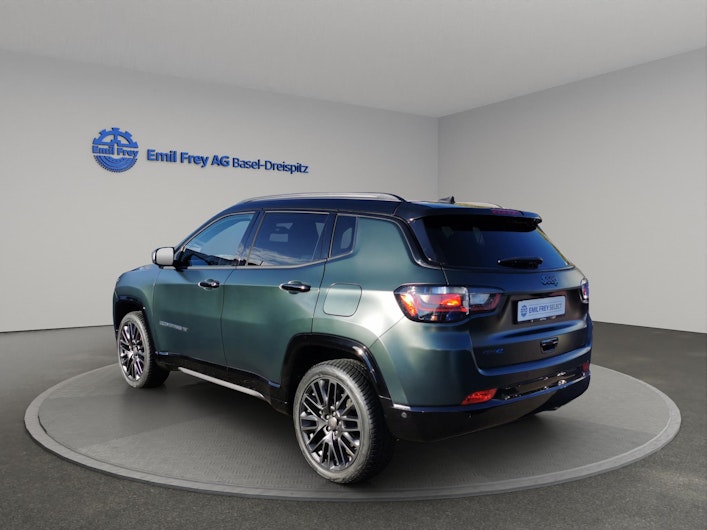 Vehicle image JEEP COMPASS