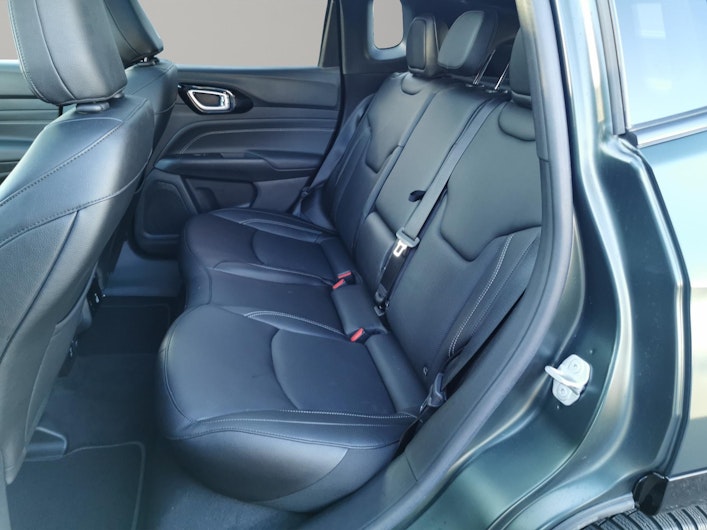 Vehicle image JEEP COMPASS