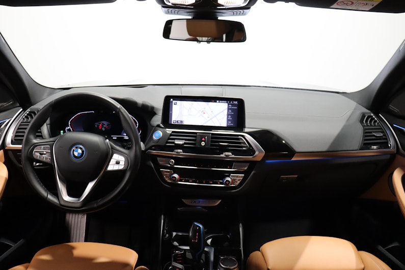 Vehicle image BMW iX3