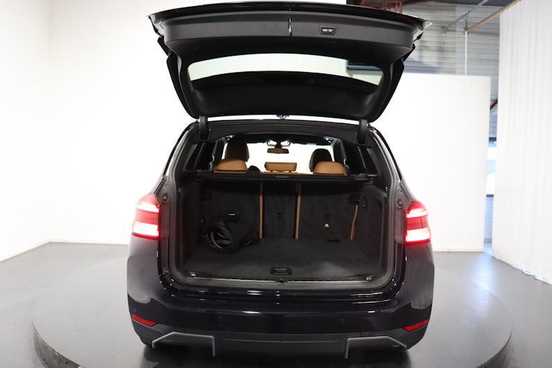 Vehicle image BMW iX3