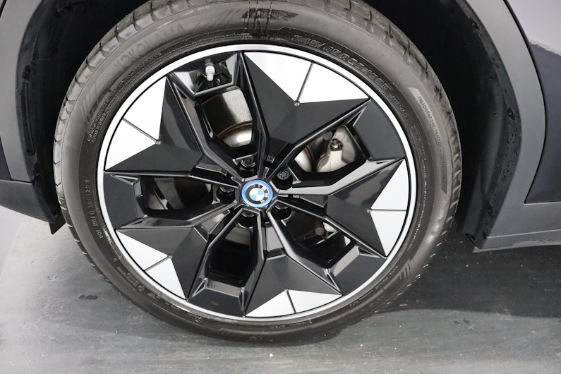 Vehicle image BMW iX3