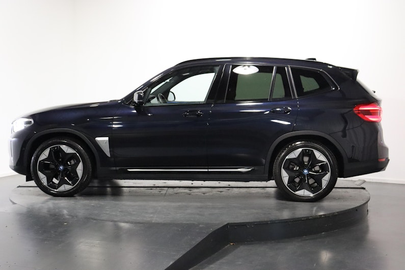 Vehicle image BMW iX3